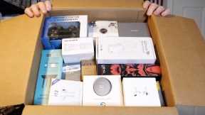What's inside of a $925 ELECTRONICS Amazon Customer Returns Mystery Box