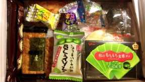 Skoshbox October 2013 unboxing Japanese snack subscription