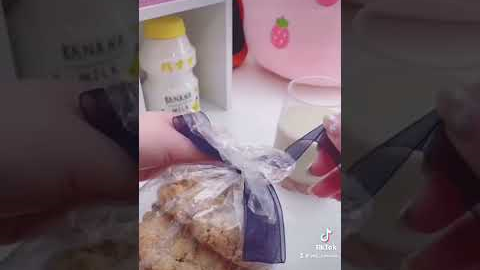 Cookies + Milk 🍪🥛 #unboxing #snacks #cookies #levain #kawaii #kawaiiaesthetic