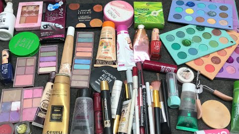 4:27 Mins of Pure ASMR Bliss | Beauty Unboxing with Tapping & No Talking