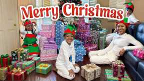 CHRISTMAS MORNING OPENING PRESENTS 2025 🎁