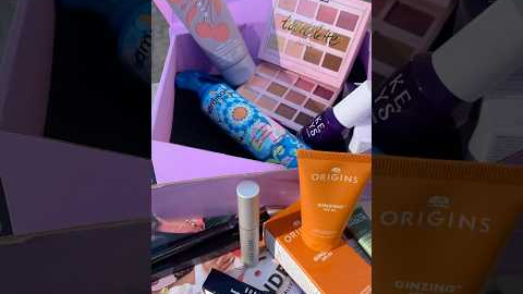 The Subscription I look forward to every quarter!! 💗 #ipsyiconbox #unboxing #beautysubscriptionbox